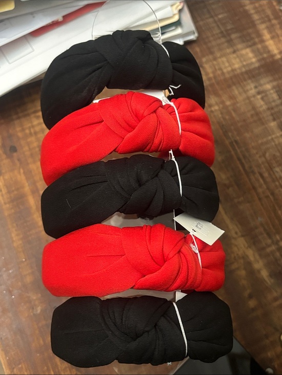 Classic Knotted Headband - Black & Red
LOT OF 5